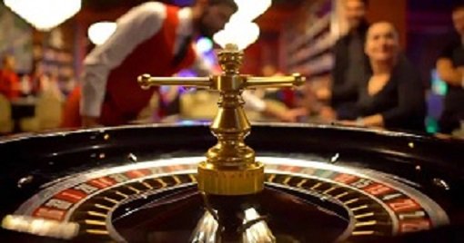 Dealer profesional kitaslot77 memandu permainan baccarat live casino secara langsung
